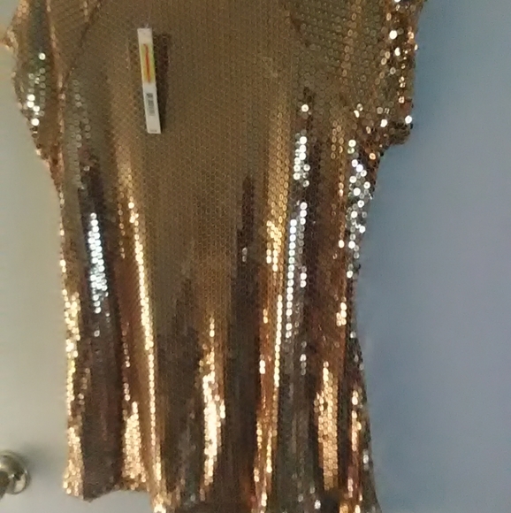Beautiful satin lined gold sequin shirt - Picture 2 of 2
